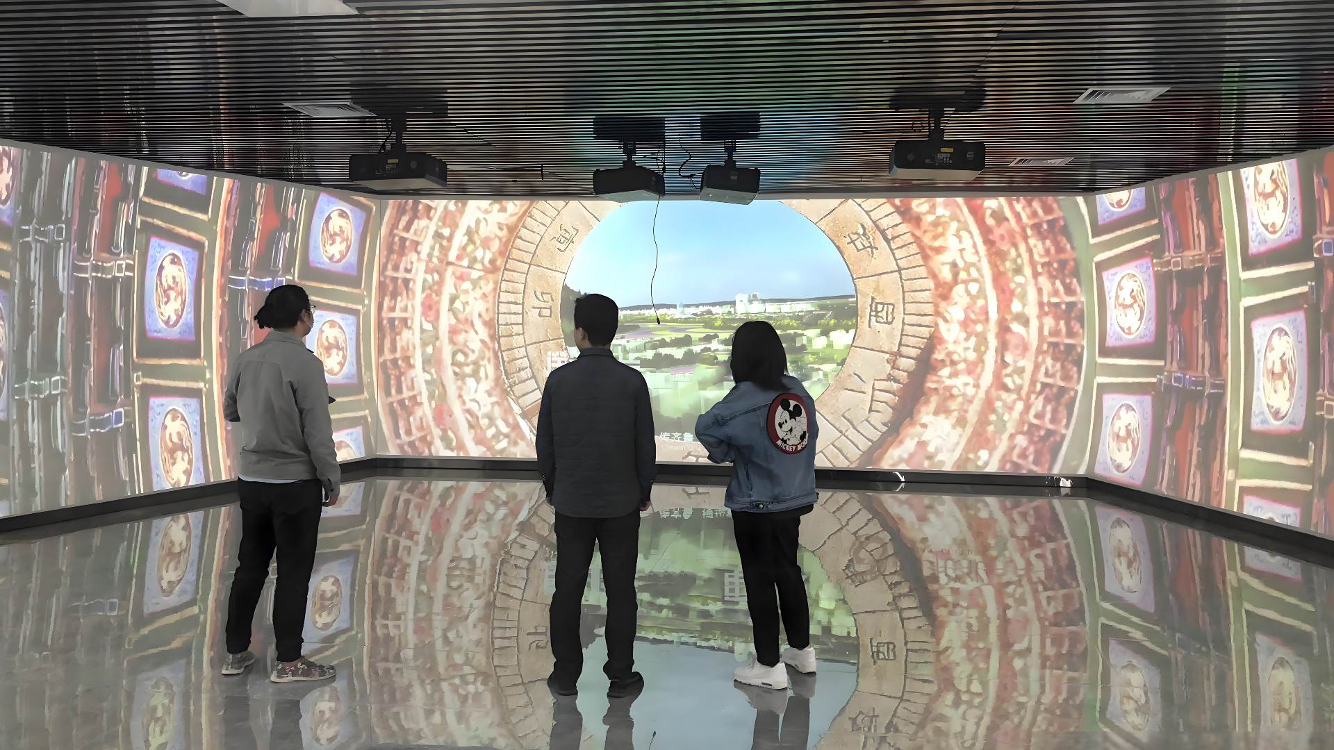 1727234682174212.jpg CAVE沉浸式數(shù)字影片4A_compressed.jpg